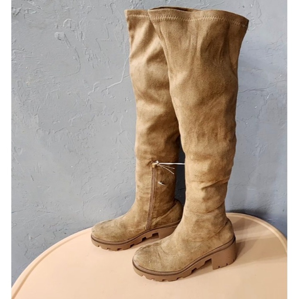 Wild Diva Lounge Women's Over The Knee Lug Sole Tan boots‎ Size 6.5 Faux Suede